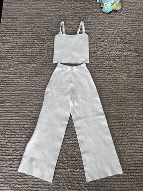 Scanlan Theodore White Crepe Knit 2 Piece Set | Small